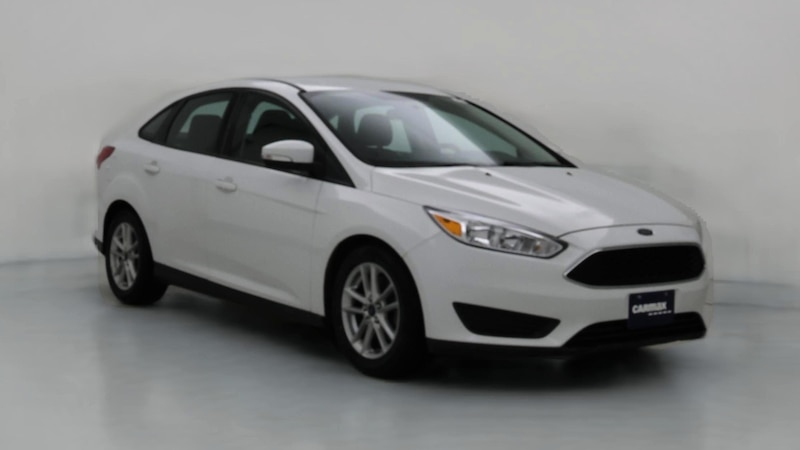 2017 Ford Focus SE Hero Image