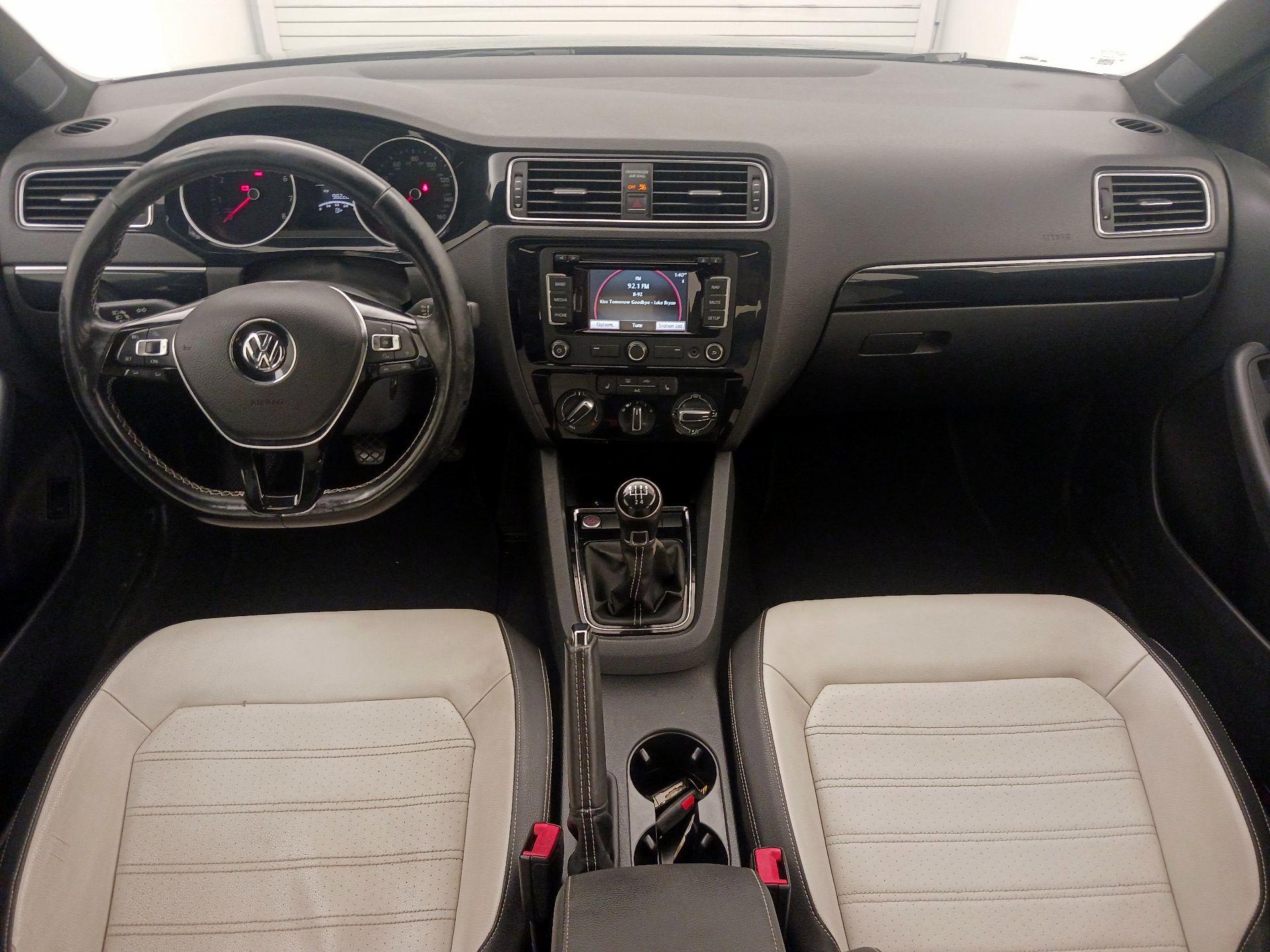 Thumbnail: 2015 Volkswagen Jetta - 9
