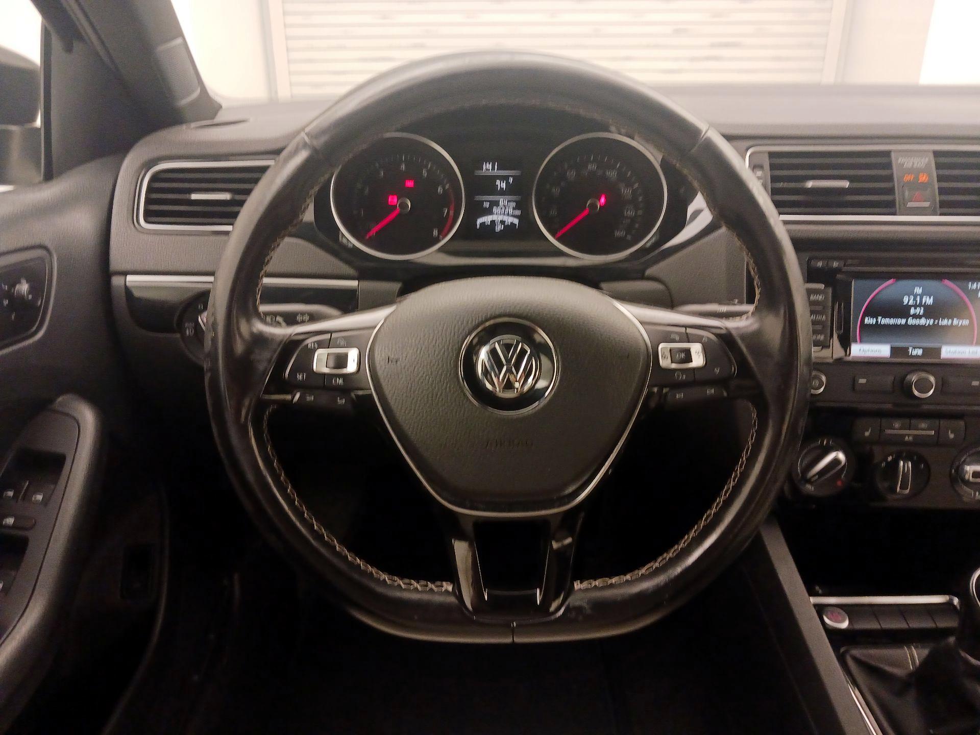 Thumbnail: 2015 Volkswagen Jetta - 10