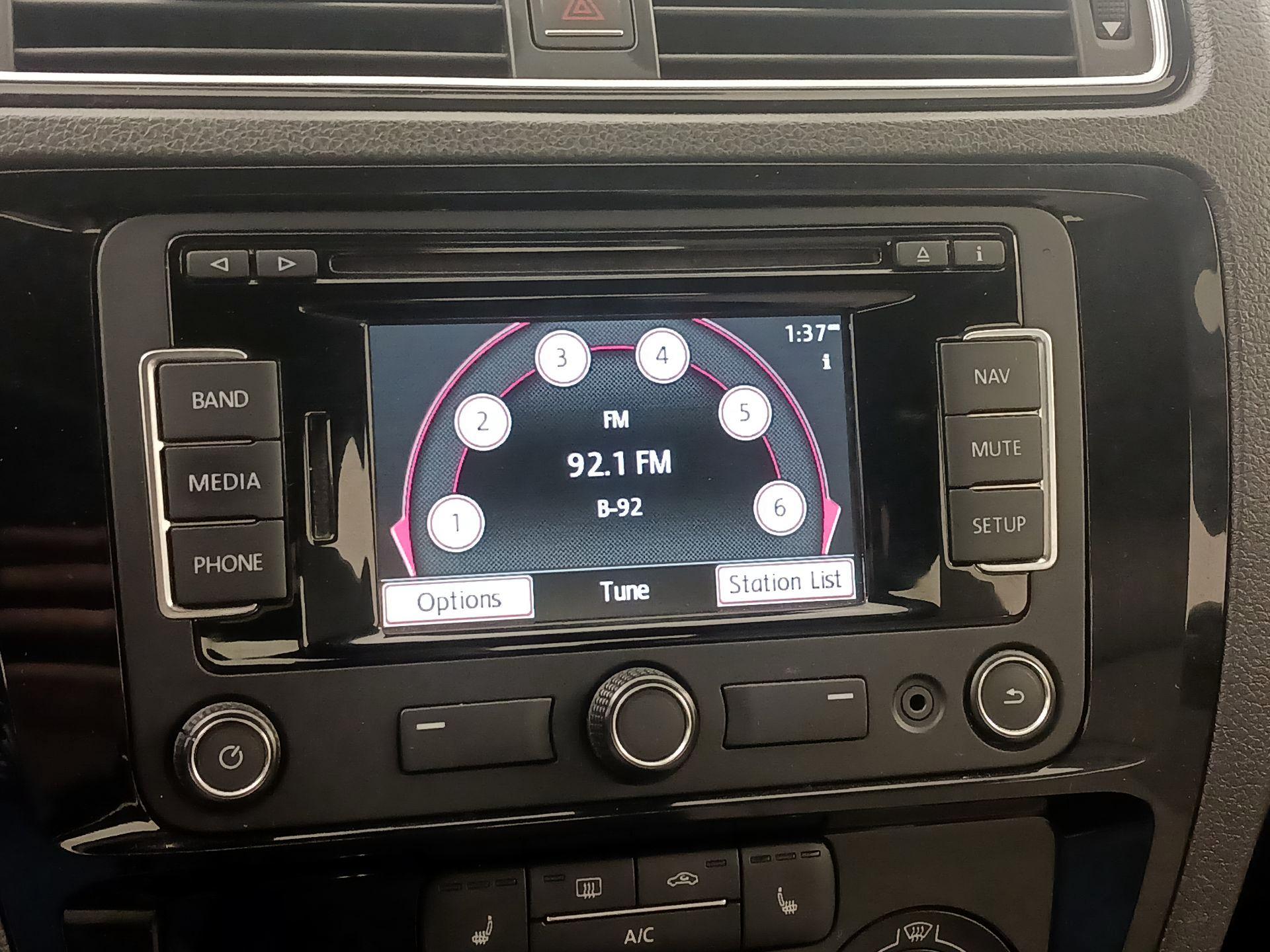 Thumbnail: 2015 Volkswagen Jetta - 16