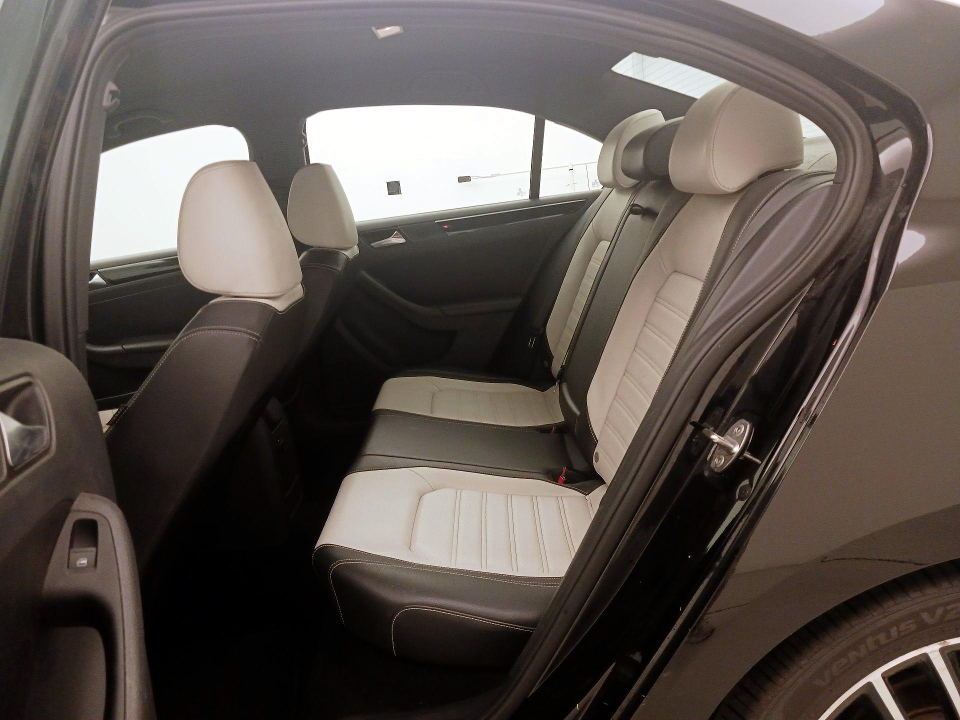 Thumbnail: 2015 Volkswagen Jetta - 20