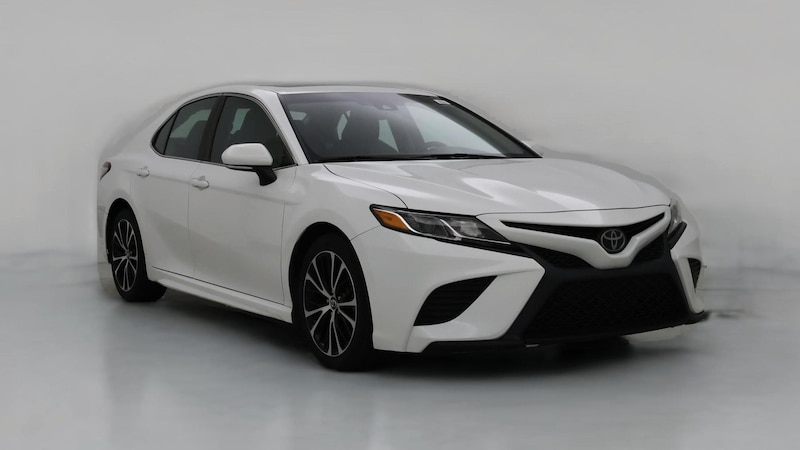 2018 Toyota Camry SE Hero Image