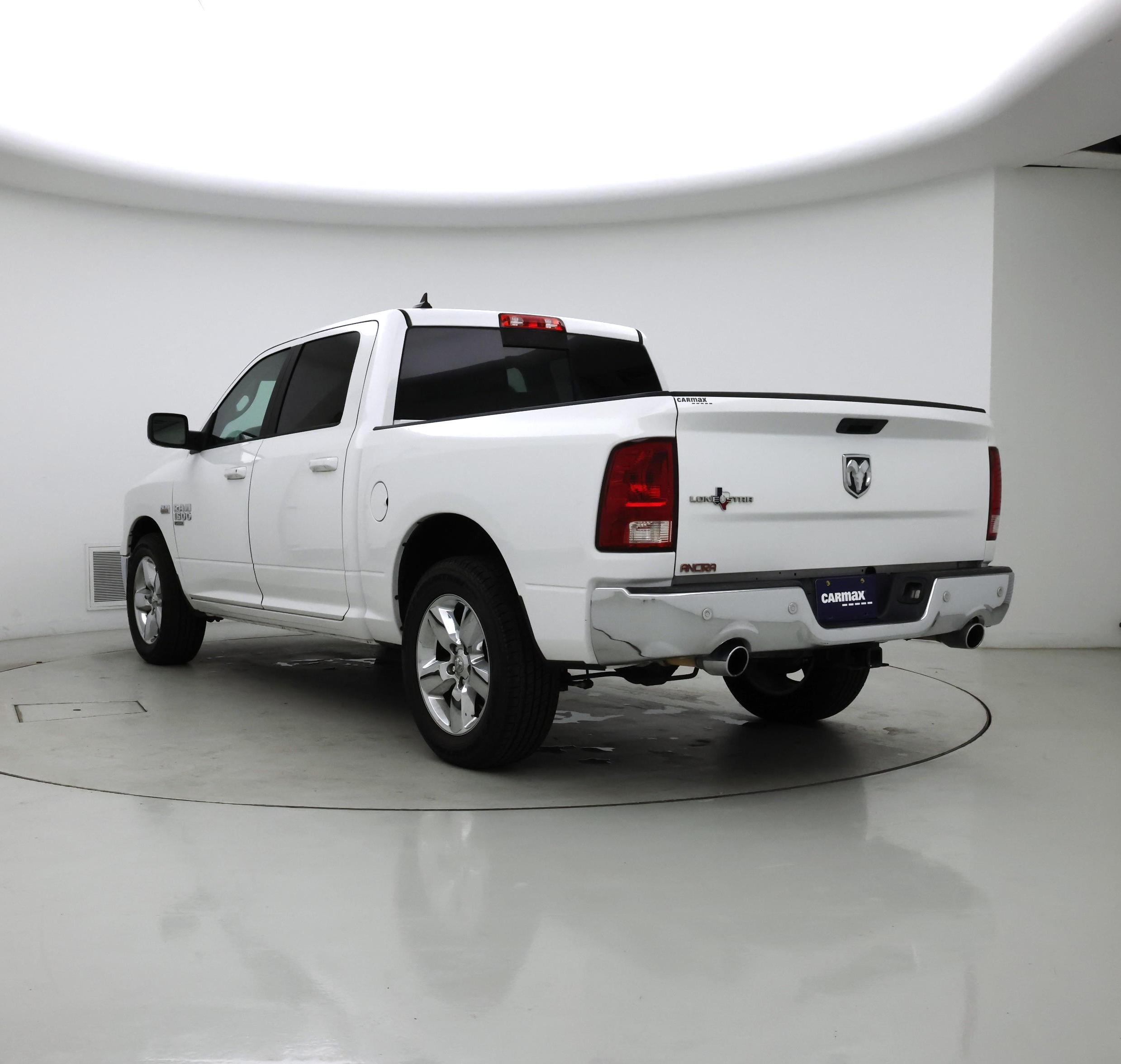 Thumbnail: 2019 RAM 1500 Classic - 2
