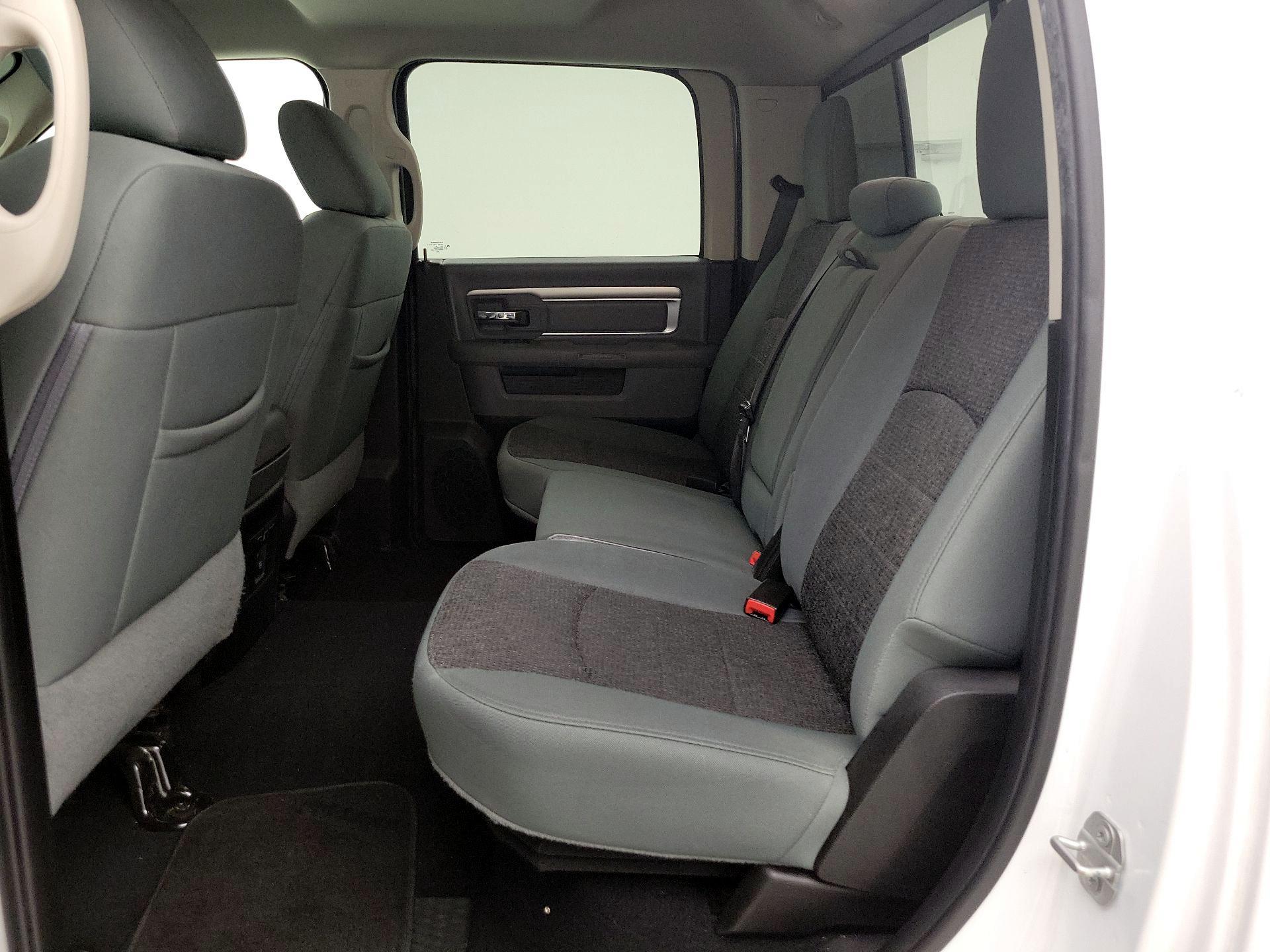 Thumbnail: 2019 RAM 1500 Classic - 19
