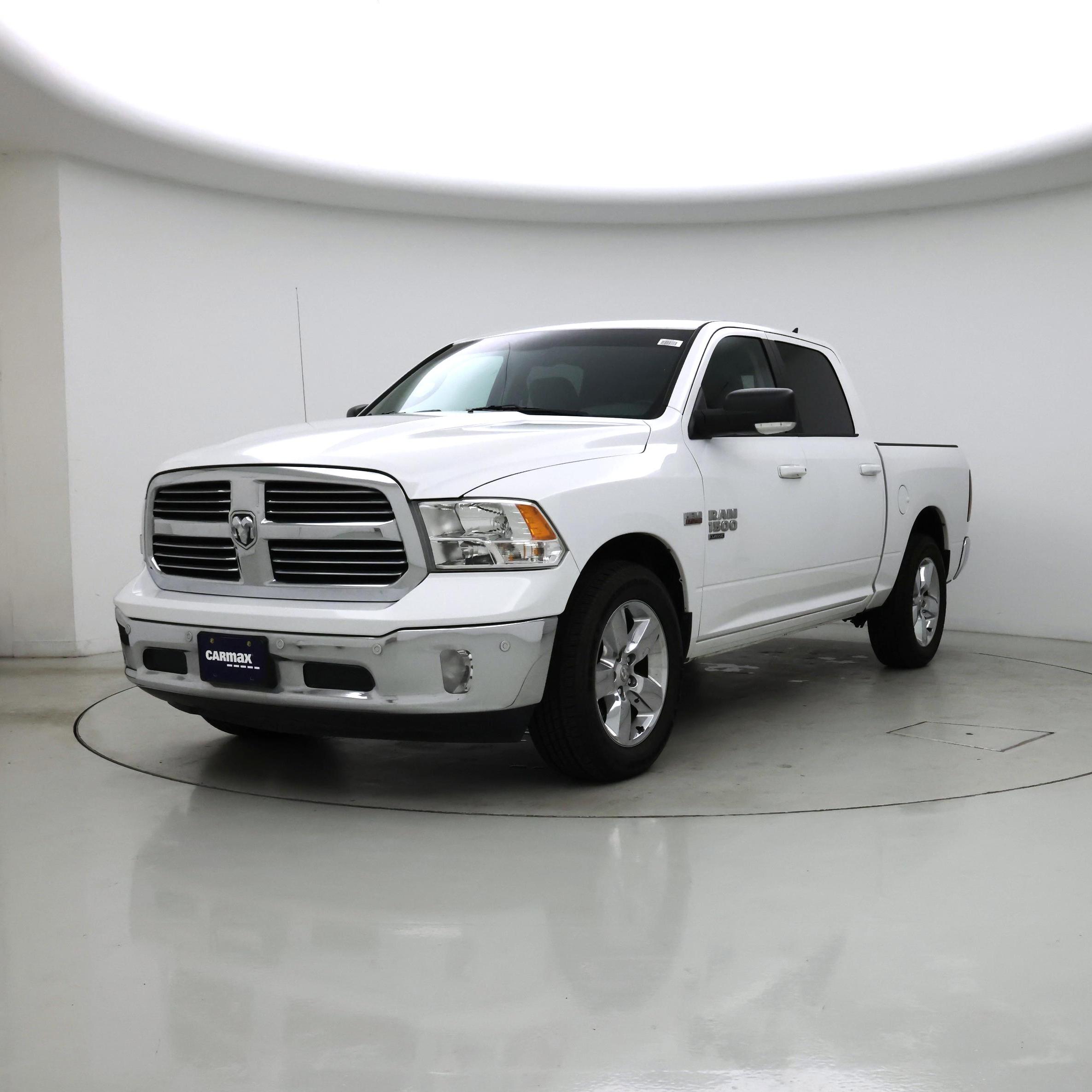 Thumbnail: 2019 RAM 1500 Classic - 4