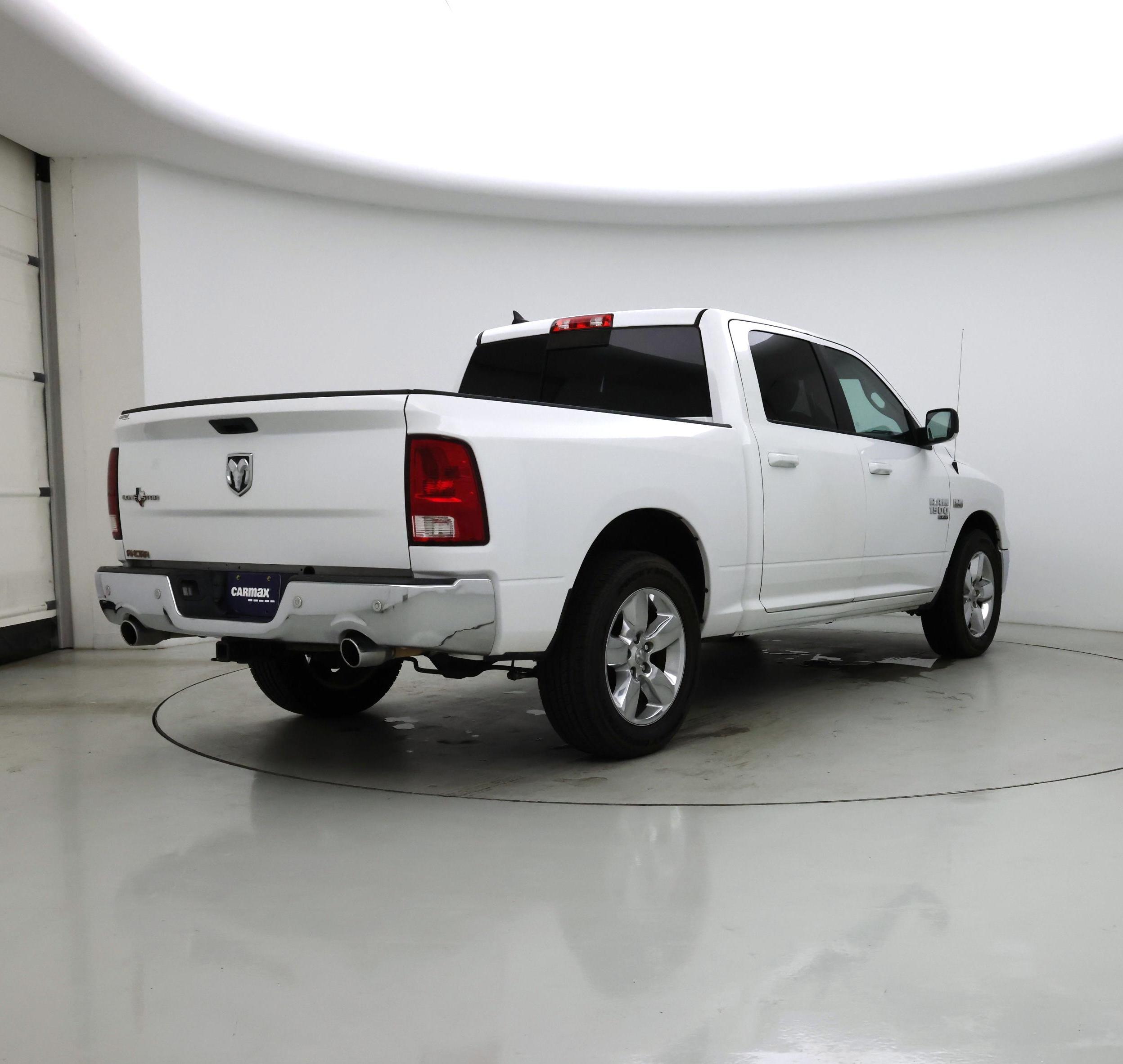 Thumbnail: 2019 RAM 1500 Classic - 8