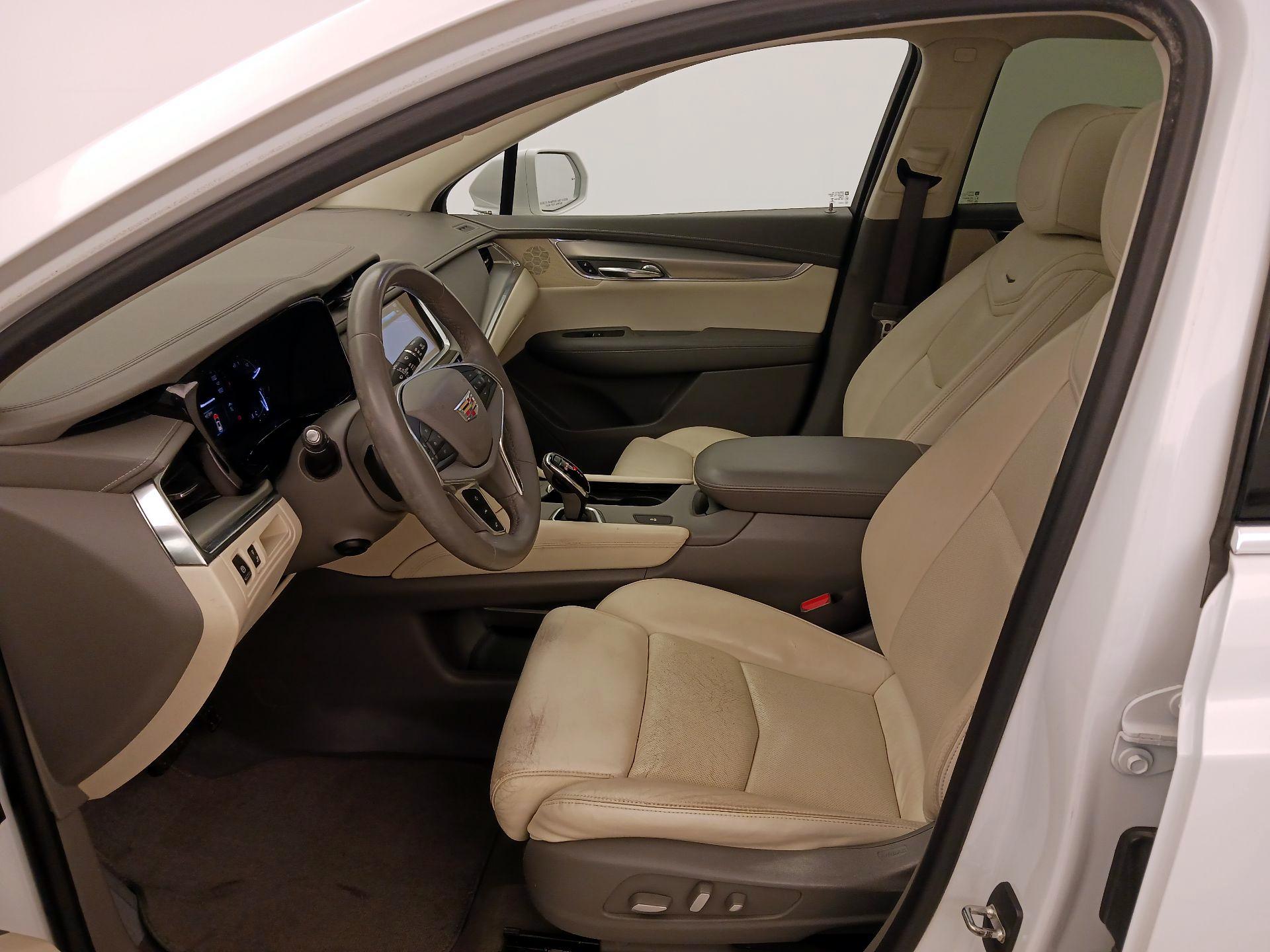 Thumbnail: 2017 Cadillac XT5 - 11
