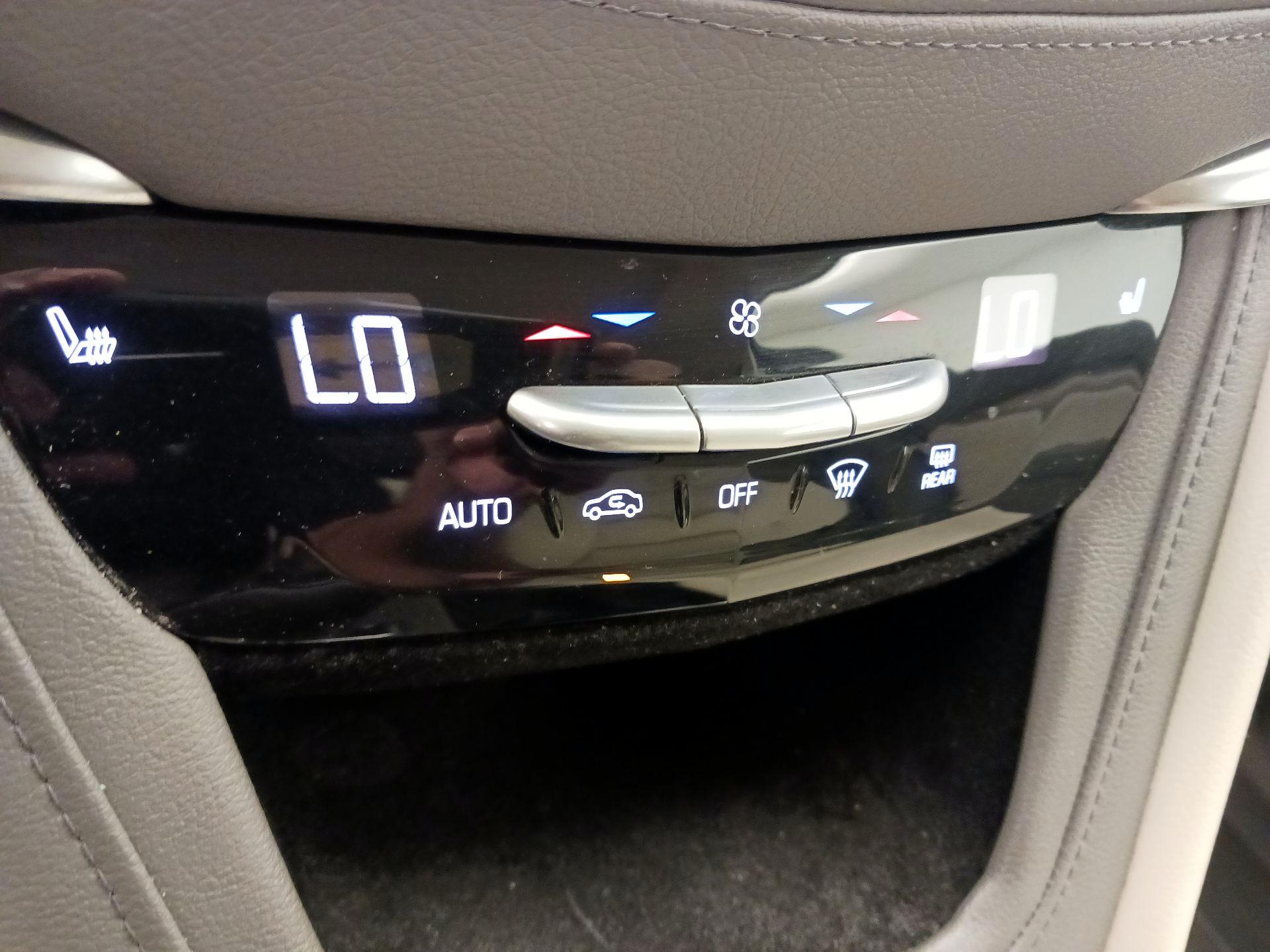 Thumbnail: 2017 Cadillac XT5 - 17