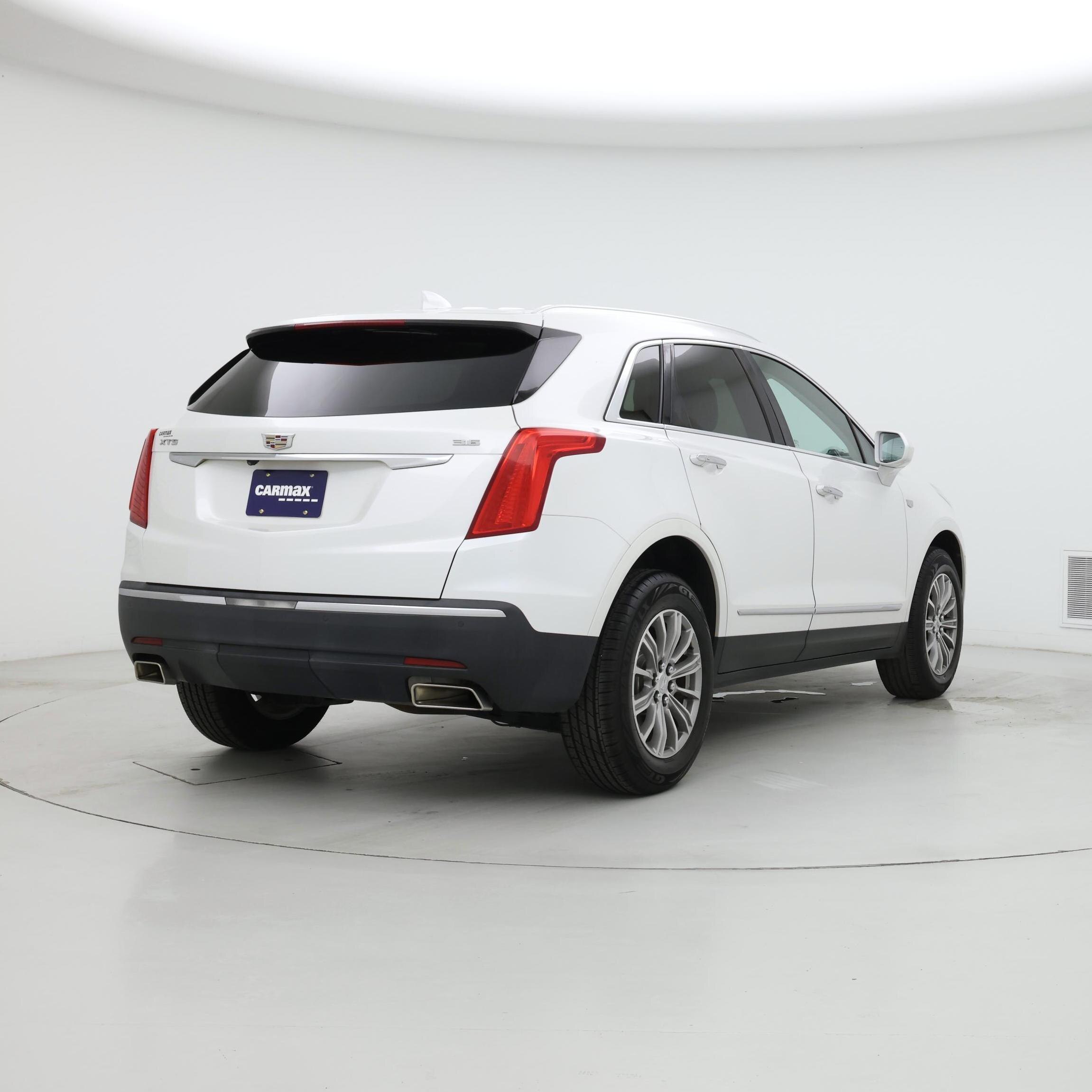 Thumbnail: 2017 Cadillac XT5 - 8