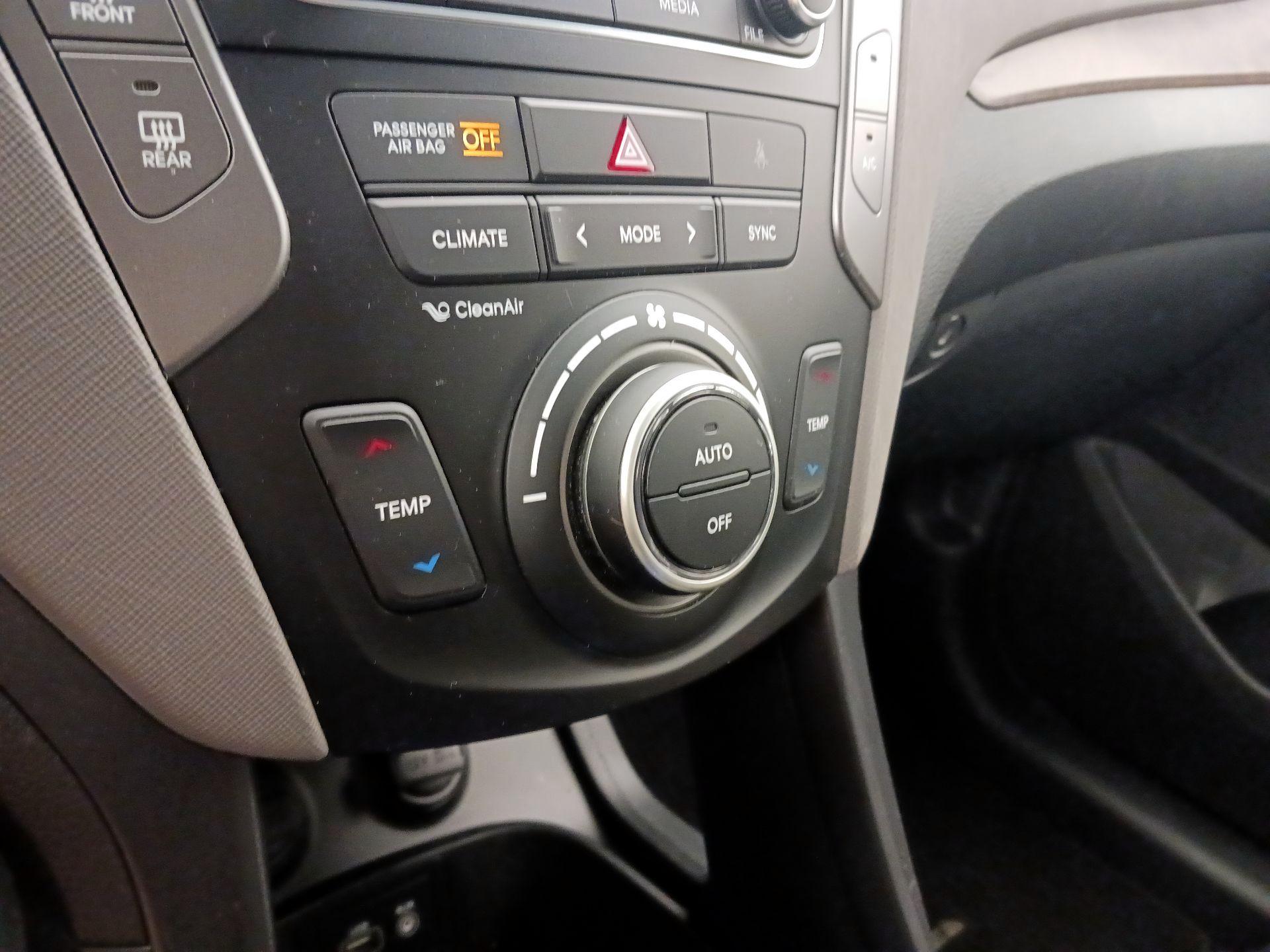 Thumbnail: 2018 Hyundai Santa Fe - 16