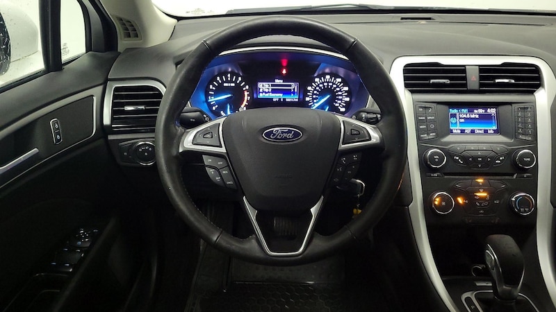 2013 Ford Fusion SE 10