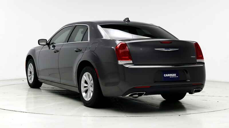 2022 Chrysler 300 Touring 2