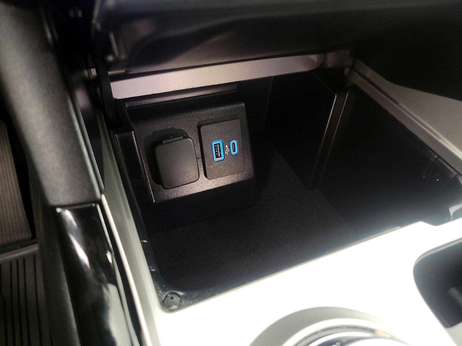 Thumbnail: 2021 Ford Explorer - 19