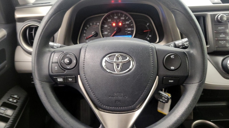 2013 Toyota RAV4 LE 10