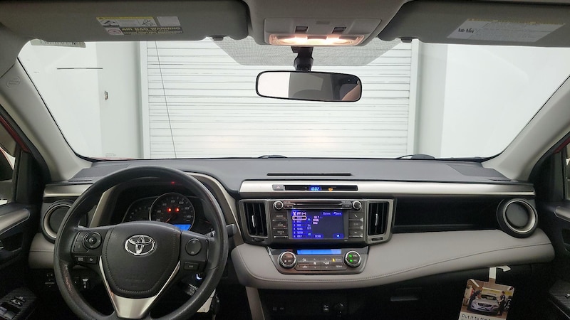 2013 Toyota RAV4 XLE 9