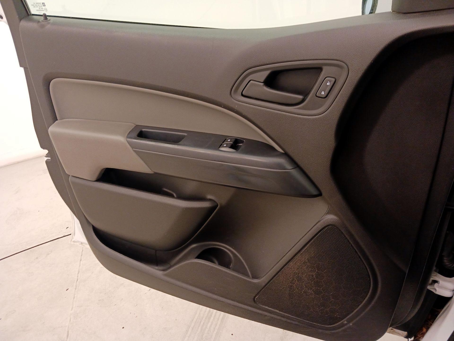 Thumbnail: 2017 Chevrolet Colorado - 12