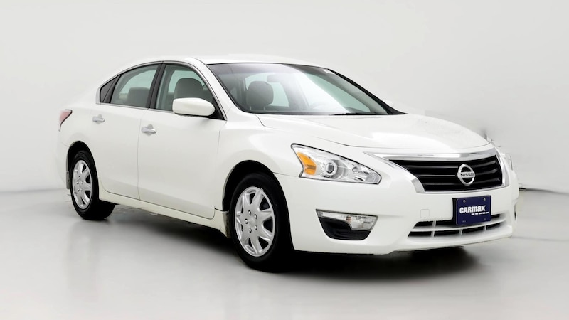 2015 Nissan Altima S Hero Image