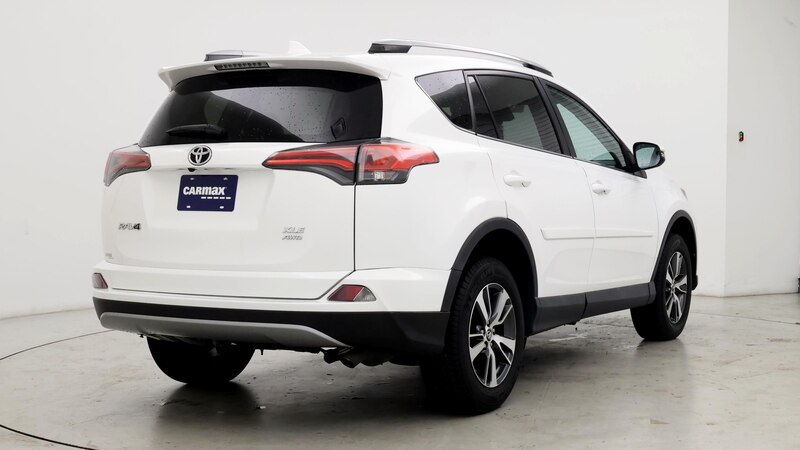 2018 Toyota RAV4 XLE 8