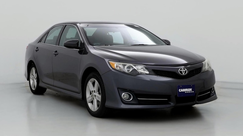 2014 Toyota Camry SE Hero Image