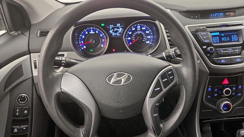 2016 Hyundai Elantra SE 10