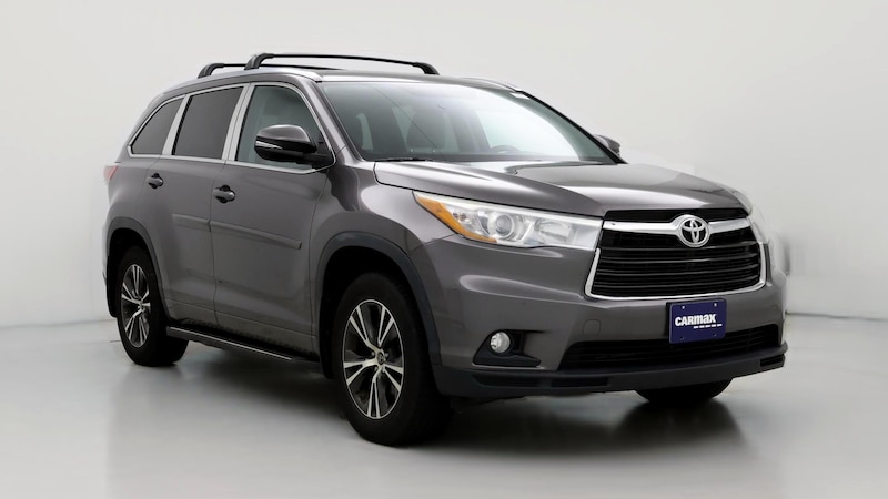 2016 Toyota Highlander XLE Hero Image