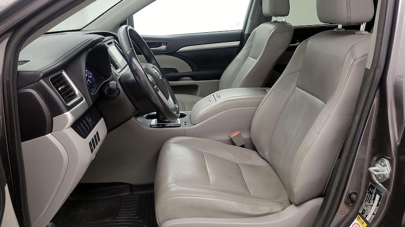 2016 Toyota Highlander XLE 11