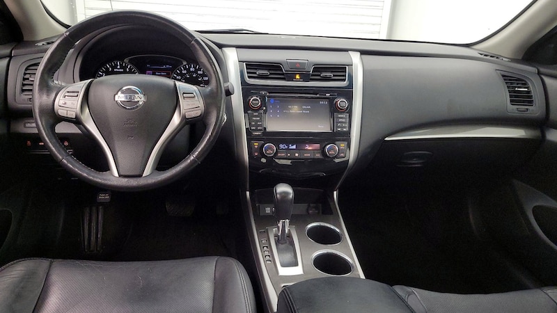 2015 Nissan Altima SL 9