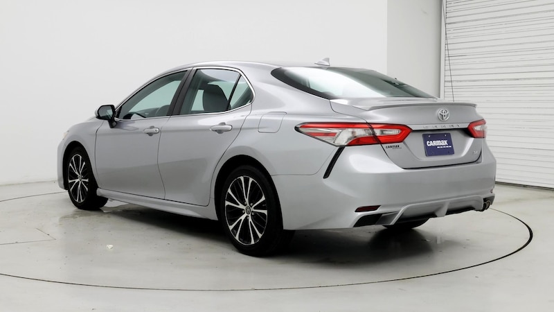 2019 Toyota Camry SE 2