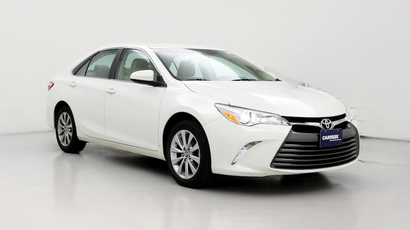 2017 Toyota Camry XLE Hero Image