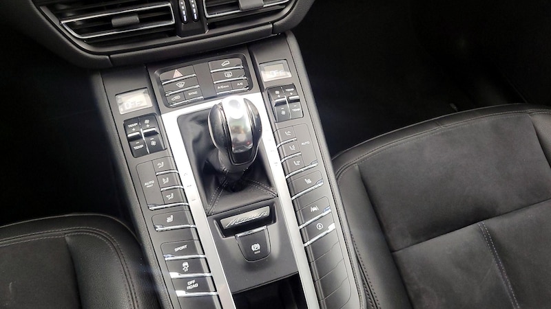 2019 Porsche Macan  16