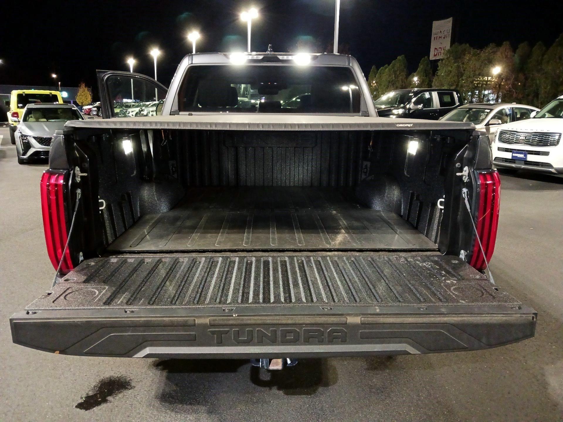 Thumbnail: 2023 Toyota Tundra - 19