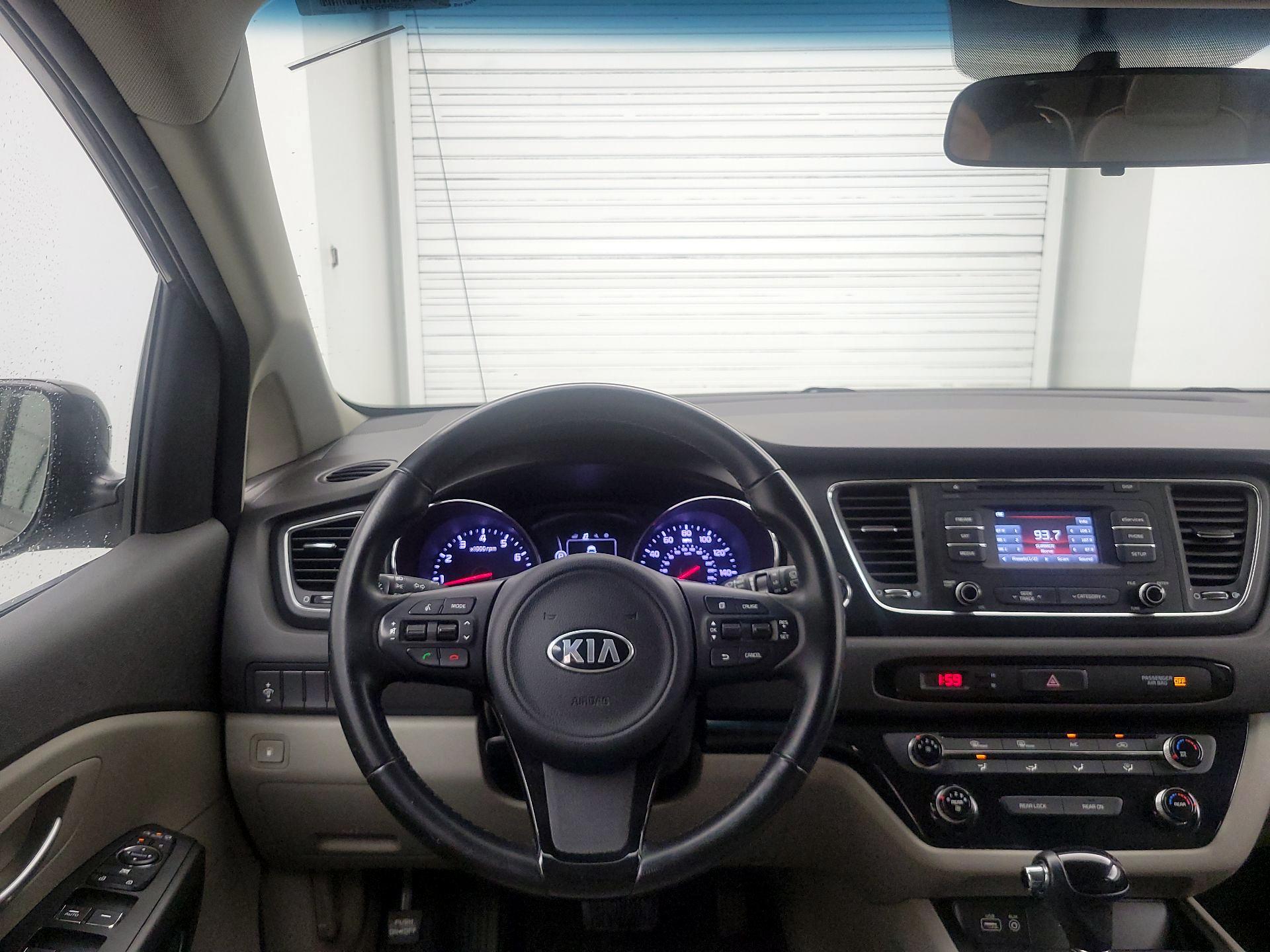 Thumbnail: 2017 Kia Sedona - 10