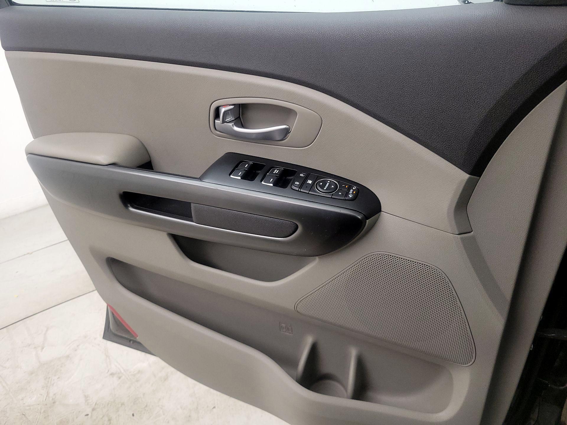 Thumbnail: 2017 Kia Sedona - 12