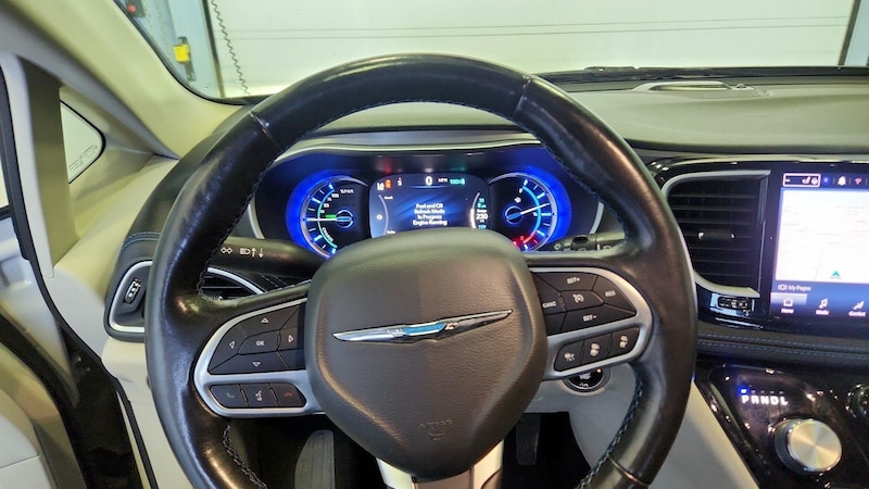 2021 Chrysler Pacifica Hybrid Touring L 10