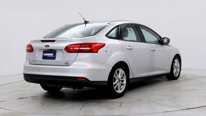 2016 Ford Focus SE 8