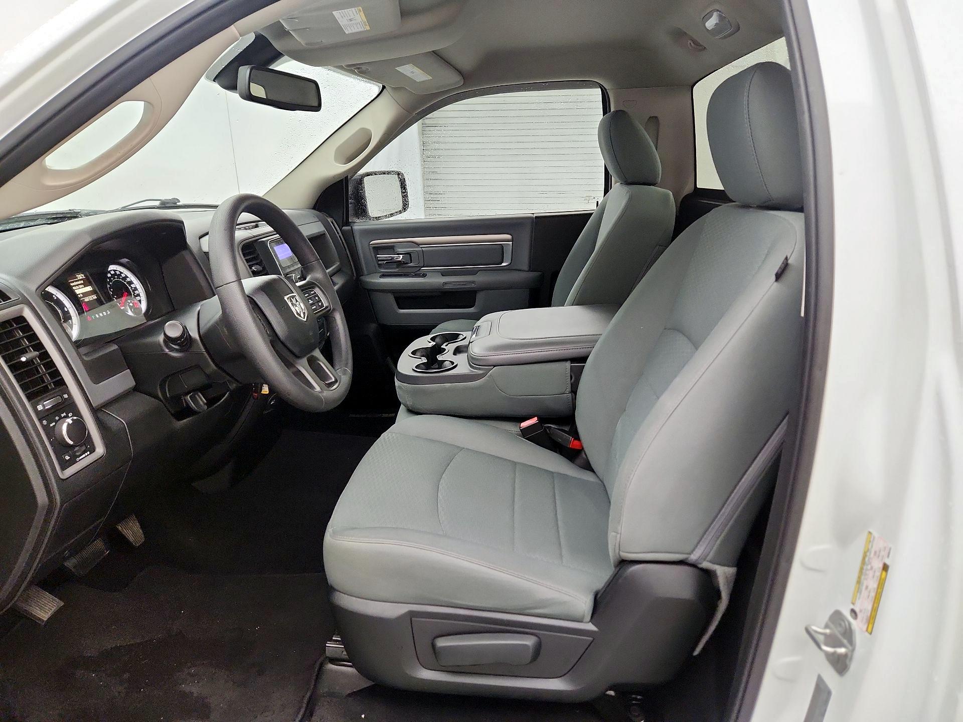 Thumbnail: 2019 RAM 1500 Classic - 11