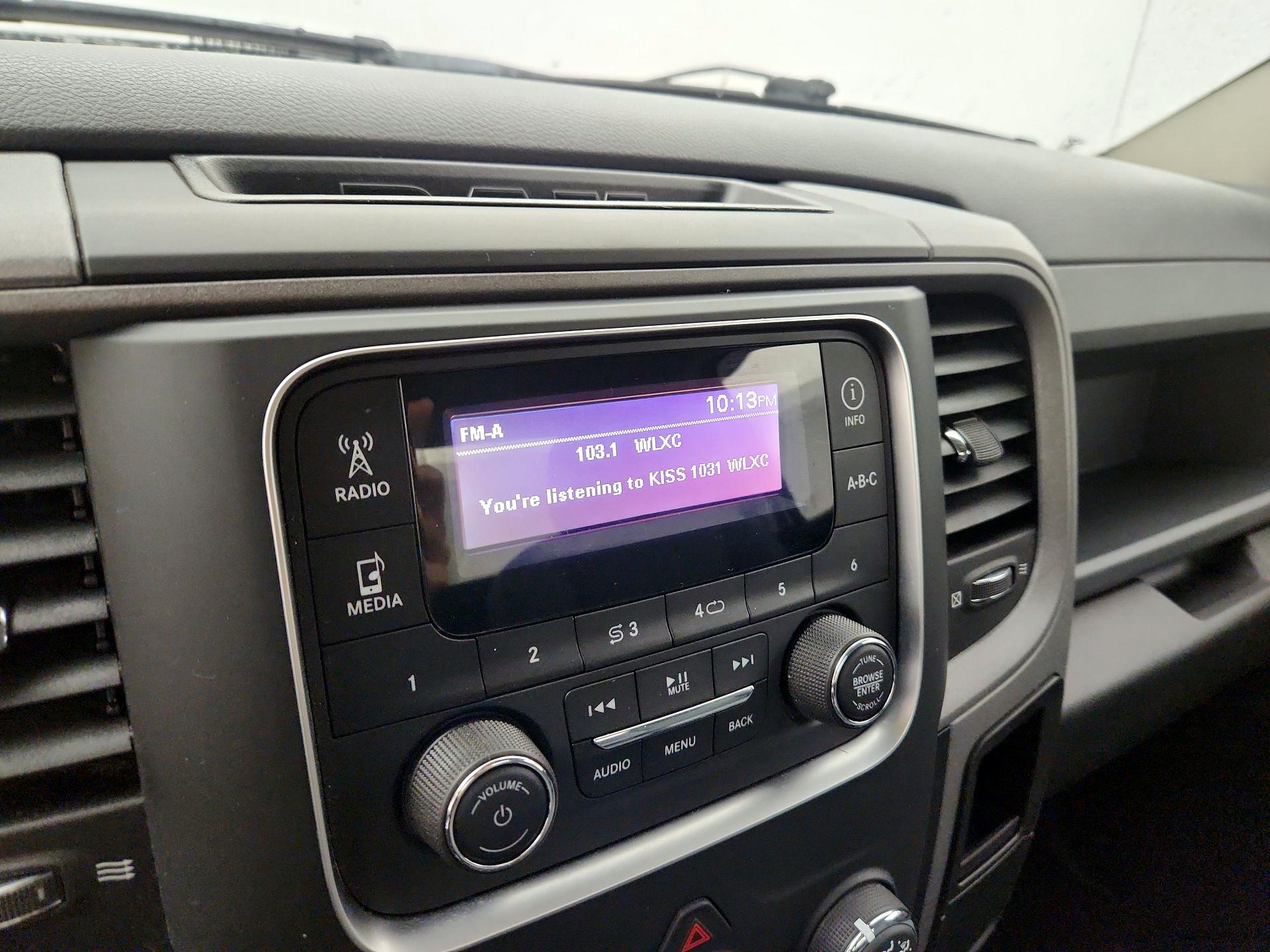 Thumbnail: 2019 RAM 1500 Classic - 15