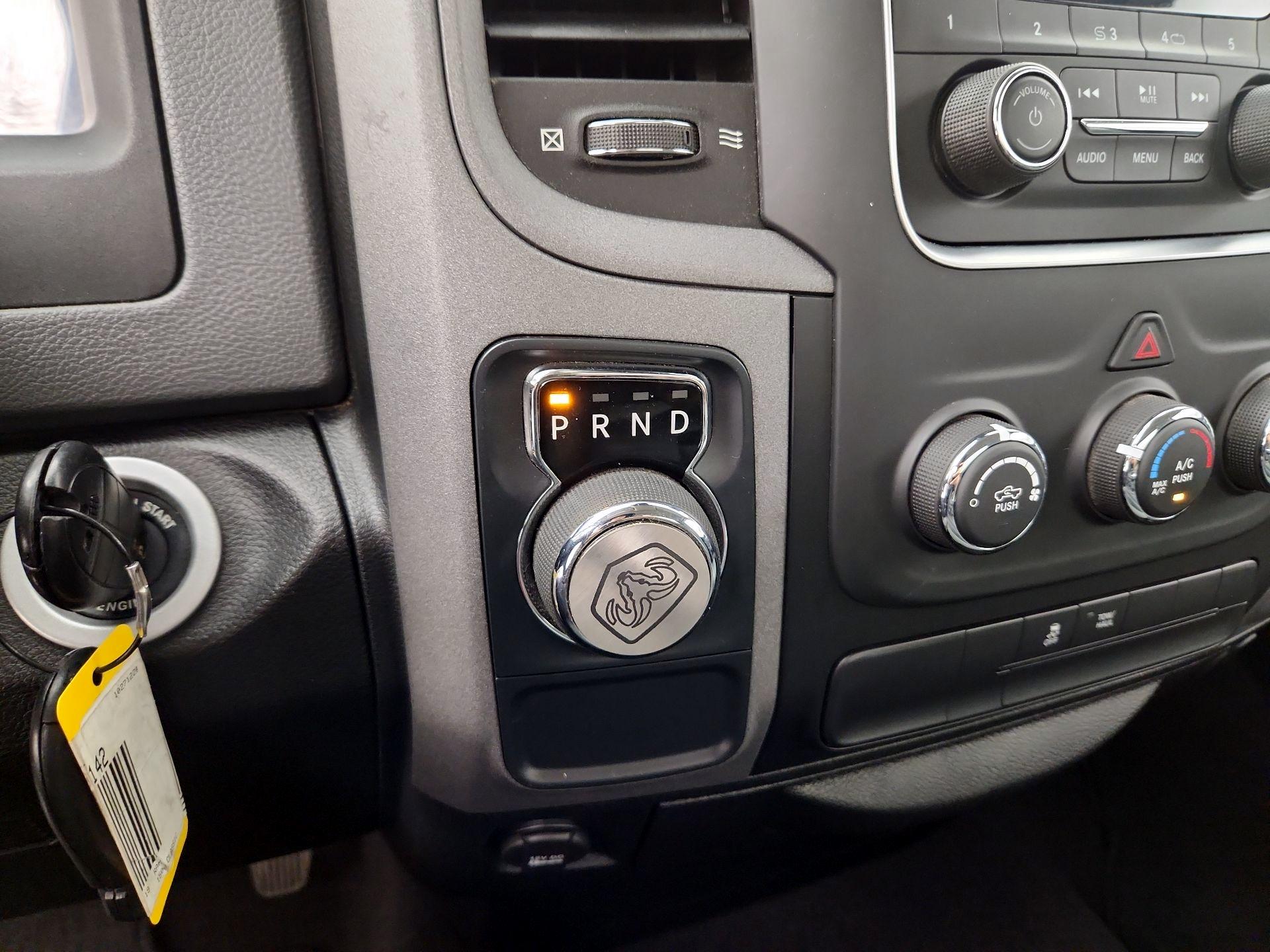 Thumbnail: 2019 RAM 1500 Classic - 17