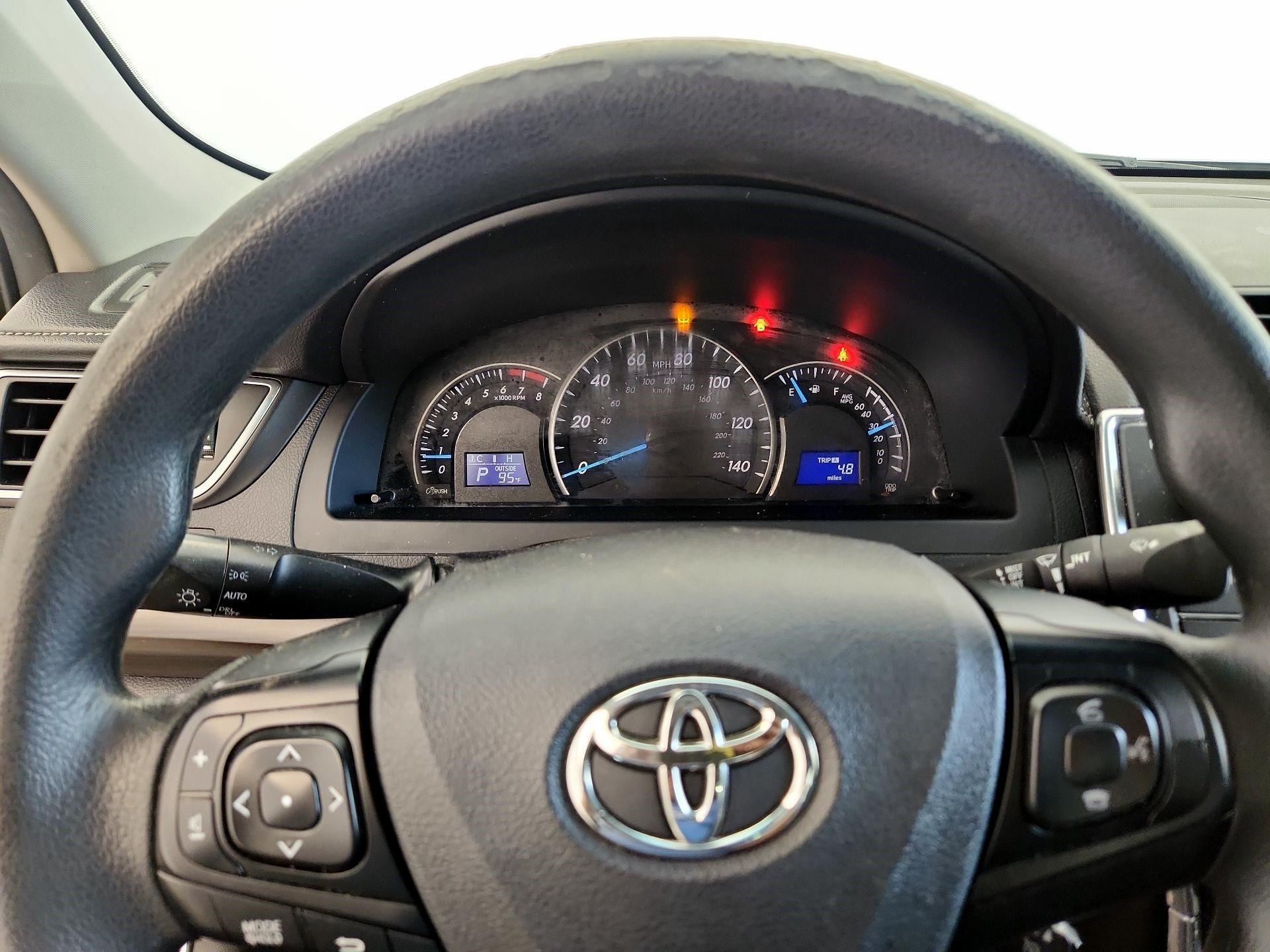 Thumbnail: 2015 Toyota Camry - 10