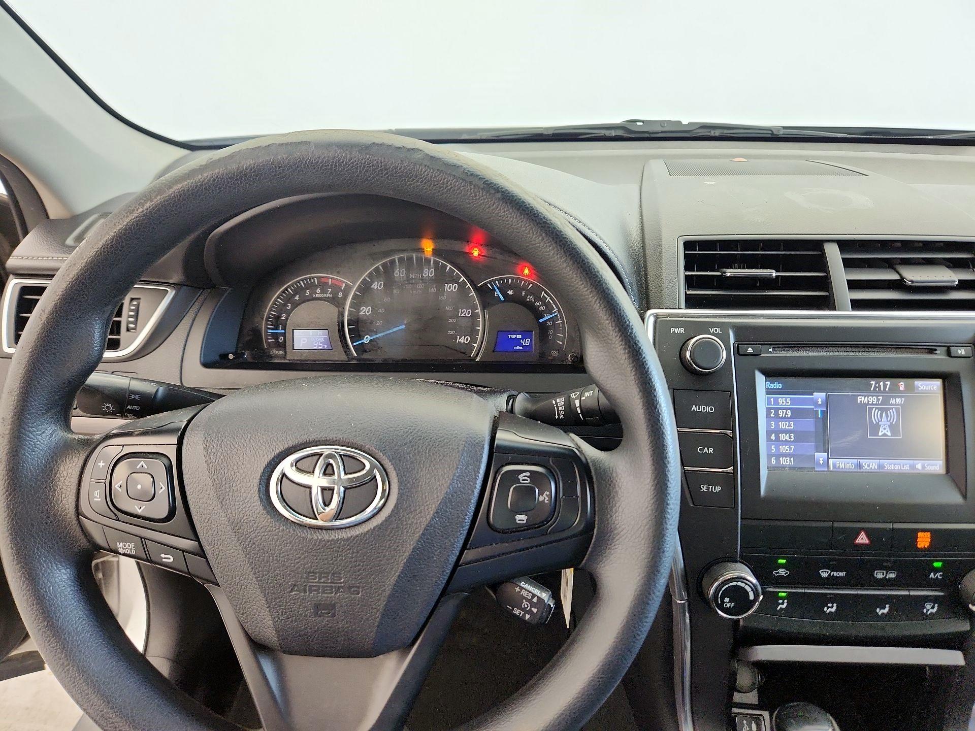 Thumbnail: 2015 Toyota Camry - 11