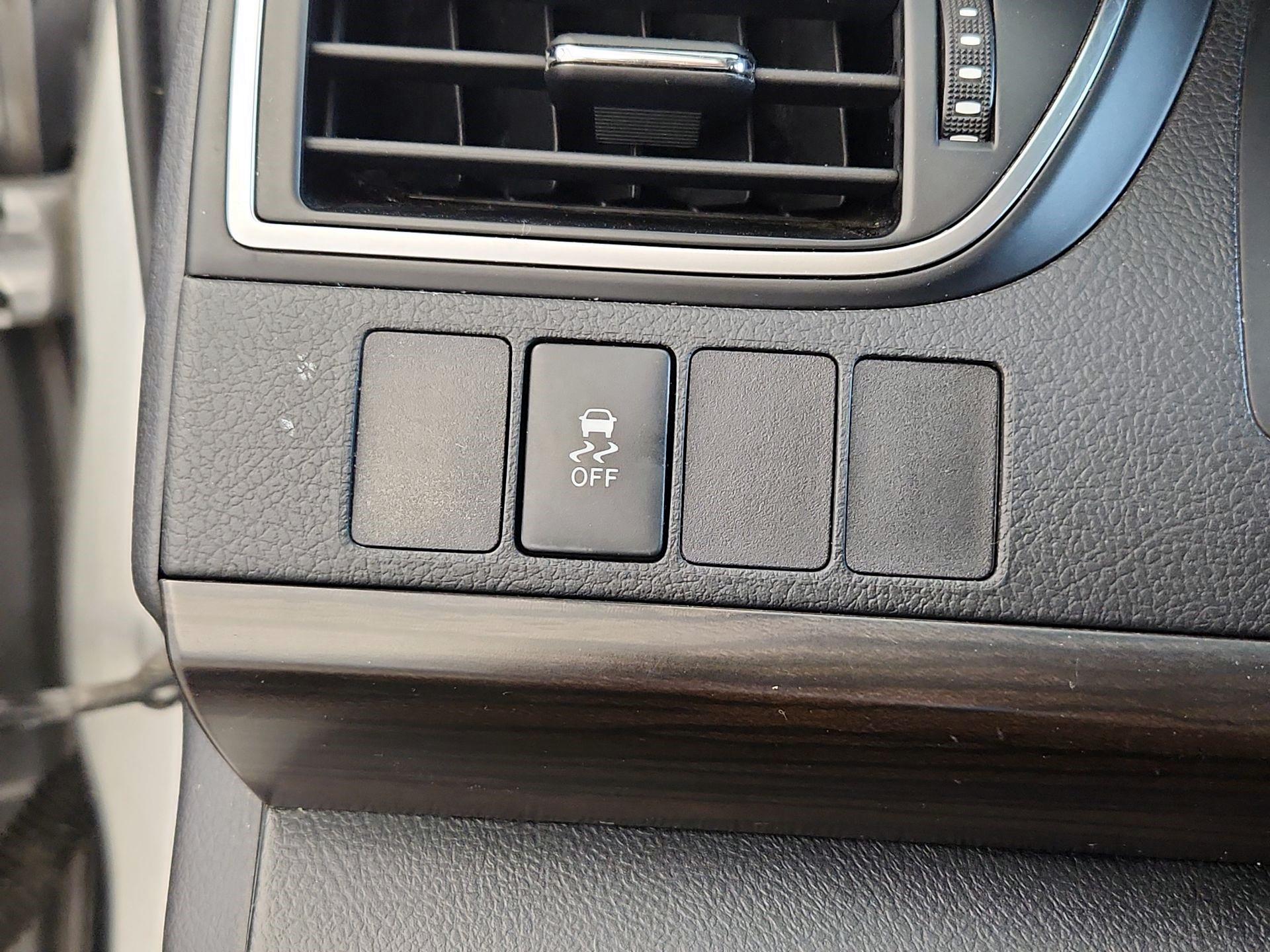 Thumbnail: 2015 Toyota Camry - 13