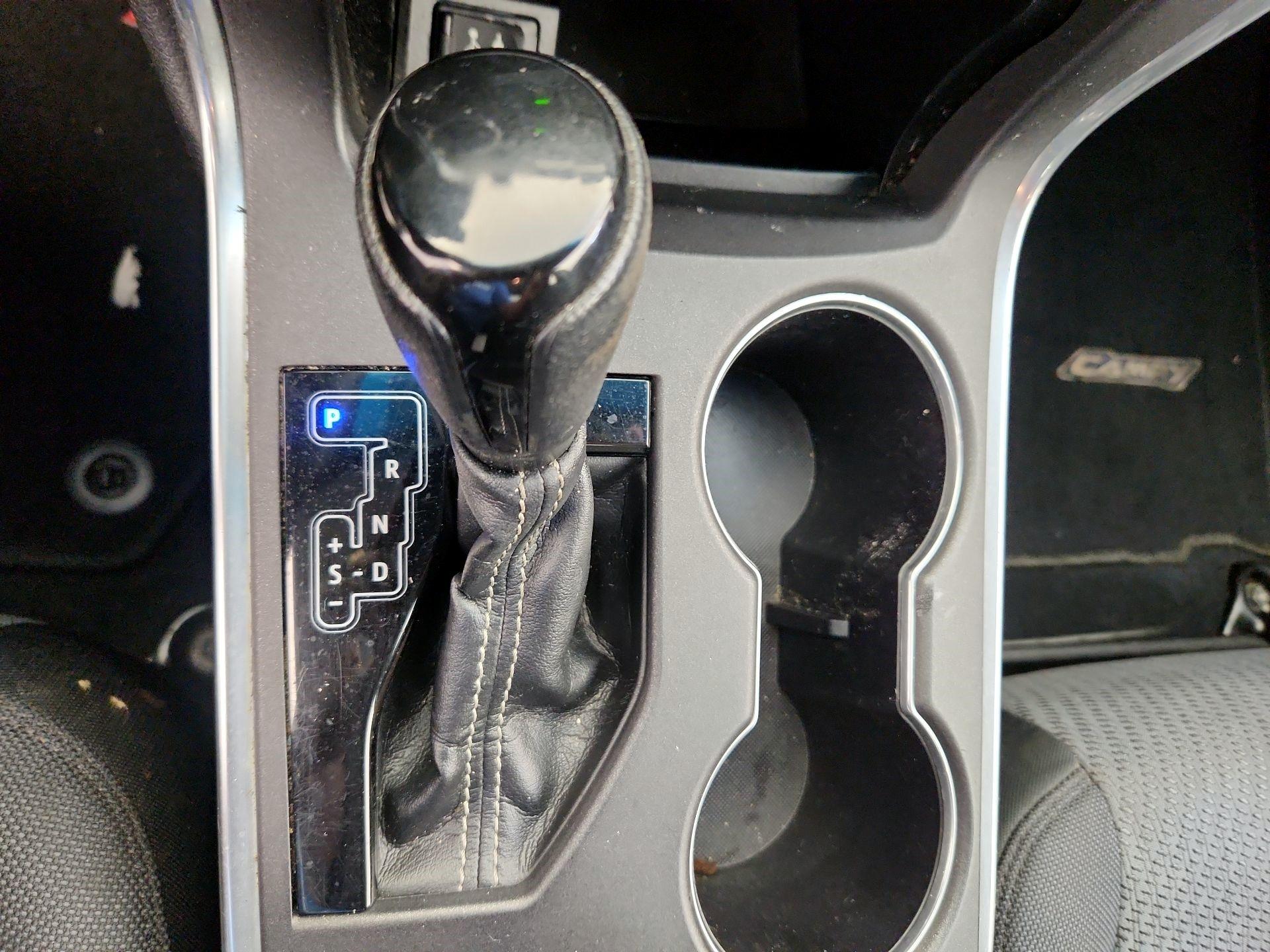 Thumbnail: 2015 Toyota Camry - 17