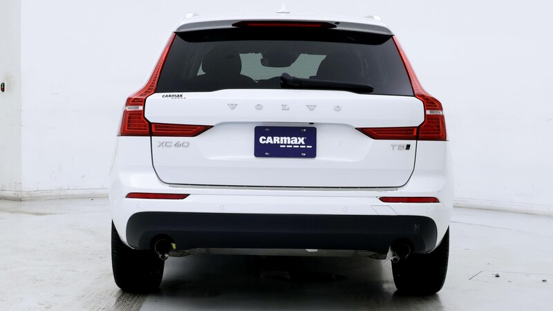 2021 Volvo XC60 T5 Momentum 6