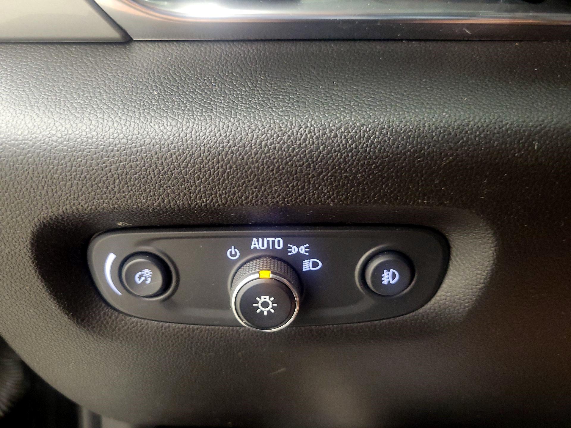 Thumbnail: 2021 Chevrolet Traverse - 13