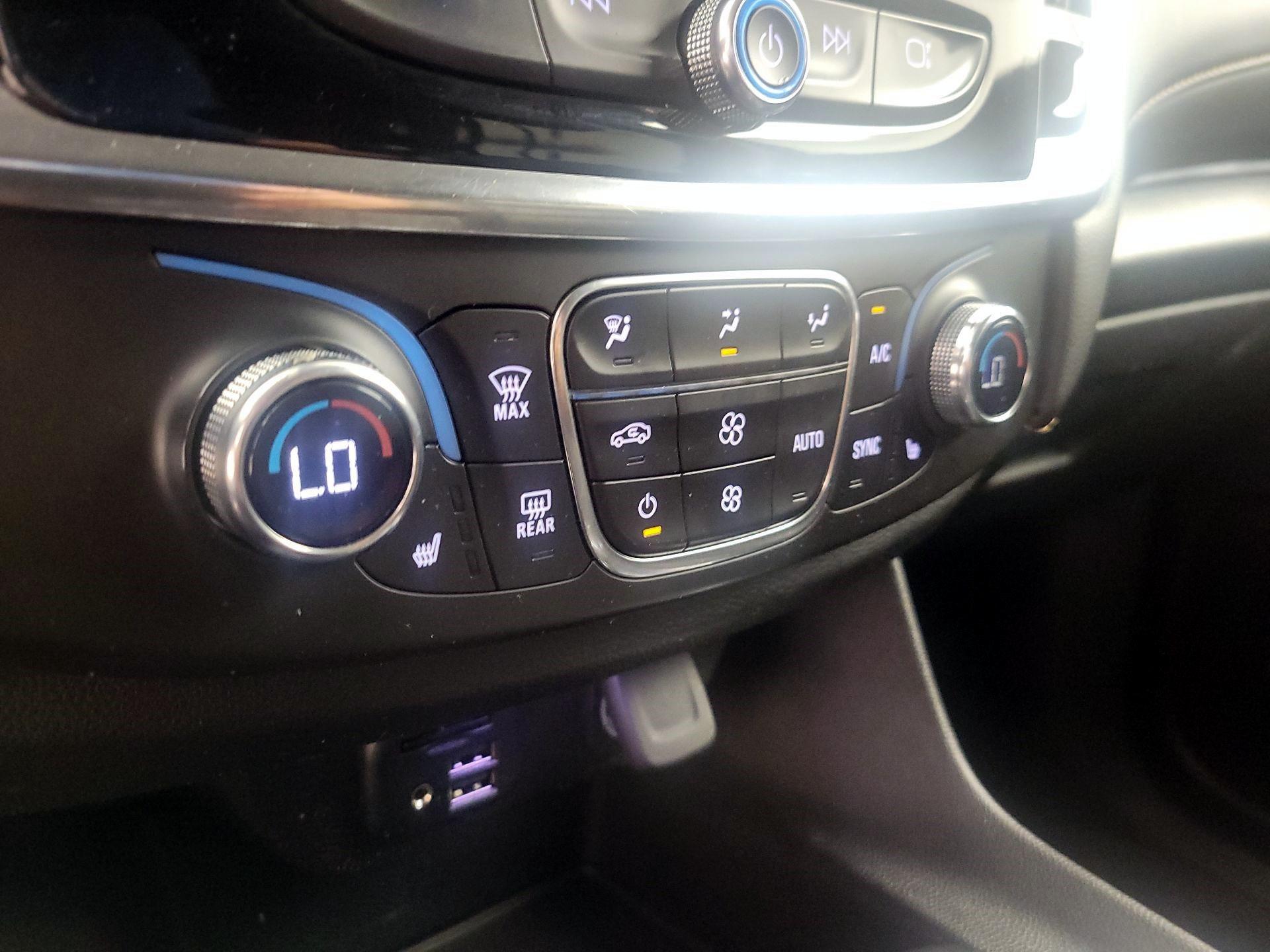 Thumbnail: 2021 Chevrolet Traverse - 17