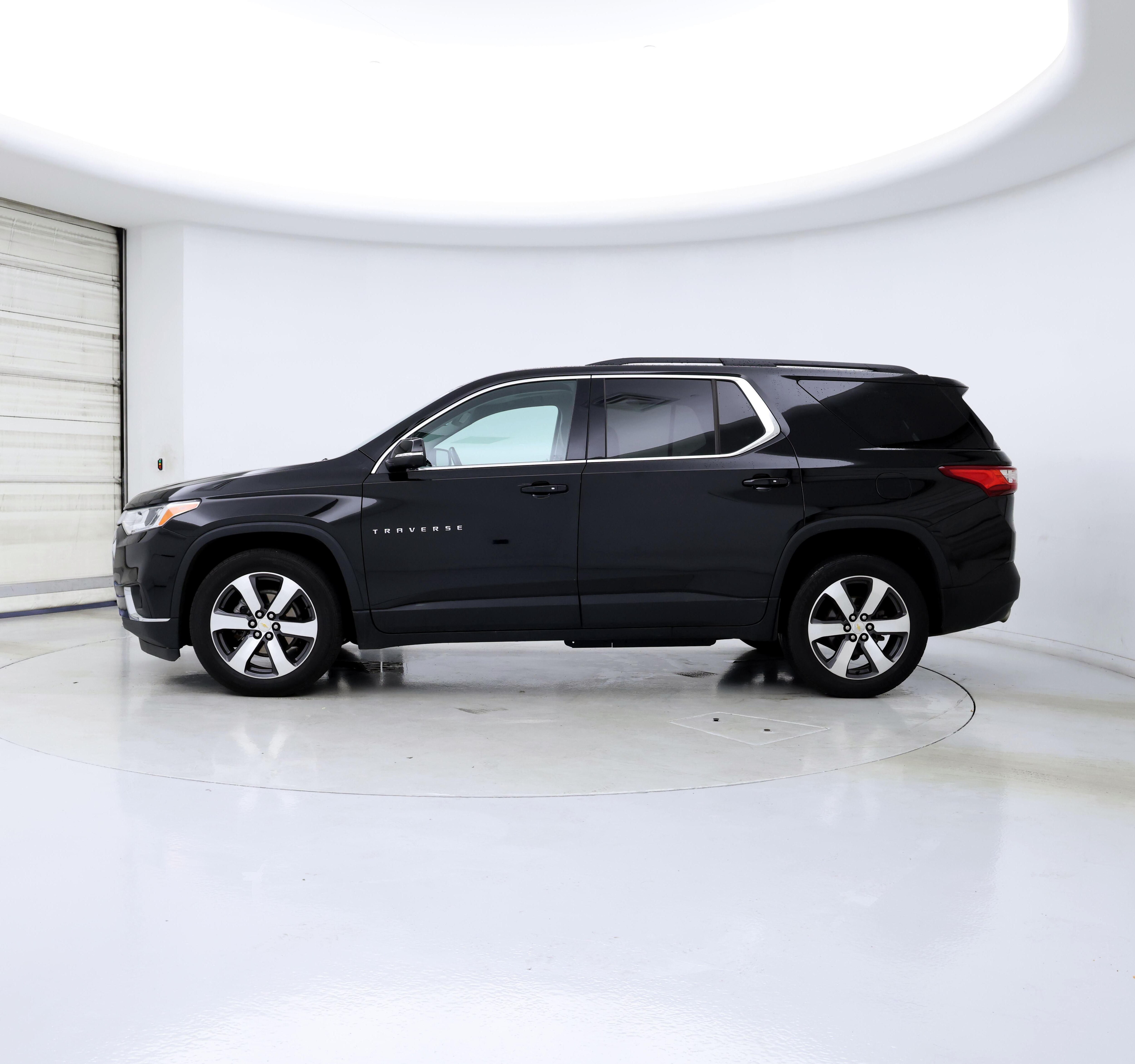 Thumbnail: 2021 Chevrolet Traverse - 3