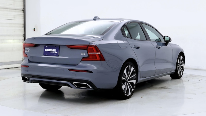 2022 Volvo S60 B5 Momentum 8