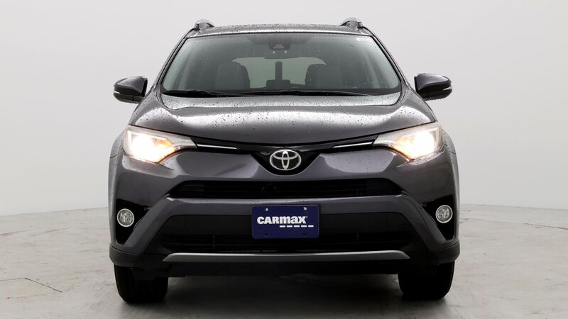 2017 Toyota RAV4 XLE 5