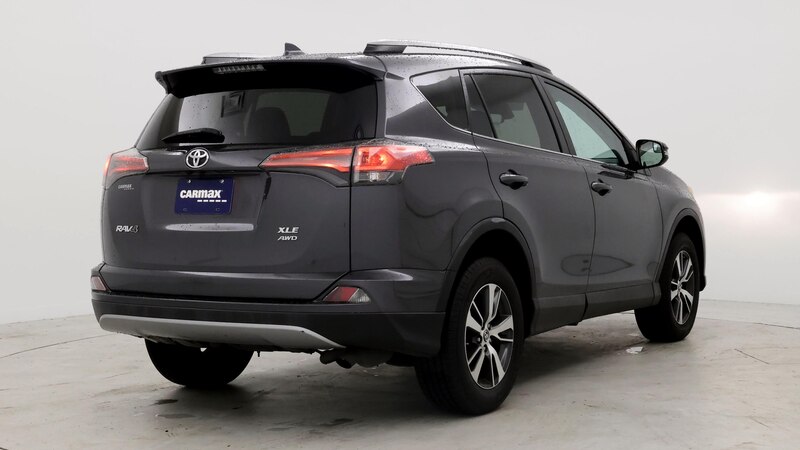 2017 Toyota RAV4 XLE 8