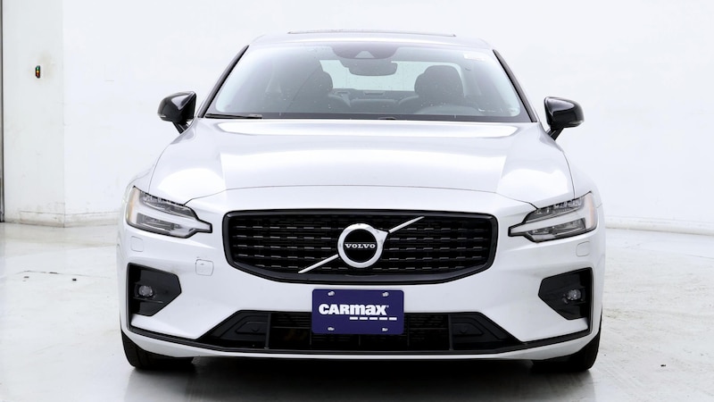 2022 Volvo S60 B5 Momentum 5